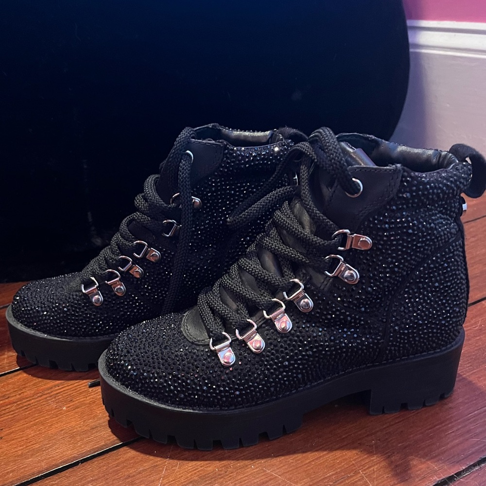 STEVE MADDEN BLACK RHINESTONE COMBAT BOOT- size 5.5 like new